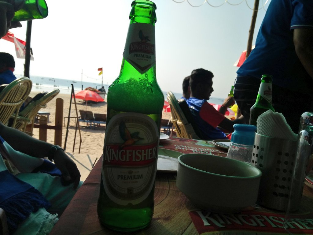 CheesedipNachos's tweet photo. In last 44 hrs, 24 hrs travelling in #KFGoodTimesBus bus, Beach football, Beer pong, lots of BEER and food, chanting/screaming for @bengalurufc , 3 points.. It was an epic experience, so thank you @kingfisherworld 🙂 #GOABEN #WeAreBFC #NammaKingfisher https://t.co/DsRwH0HfZN