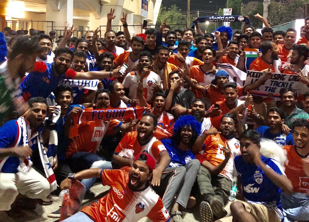 rubecks23's tweet photo. Goa Conquered! An unforgettable Away Match Experience by @kingfisherworld and @bengalurufc on the #KFGoodTimesBus Thank you guys for the opportunity. @WestBlockBlues 
#kingfisher #bengalurufc #WeAreBFC #WestBlockBlues #HeroISL #GOABEN #LetsFootball https://t.co/AgNwPnvFUu