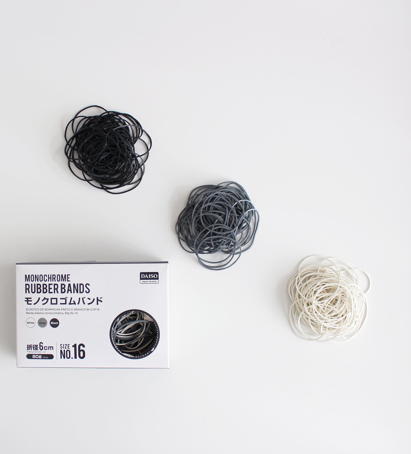 Love Home Mari 収納 インテリア على تويتر ダイソー の輪ゴム モノクロゴムバンド は ホワイト ブラック グレーの 3色が入っています ミックスで入っているので まず 色分けしてからそれぞれの場所で 使っています 詳しくはブログで T Co