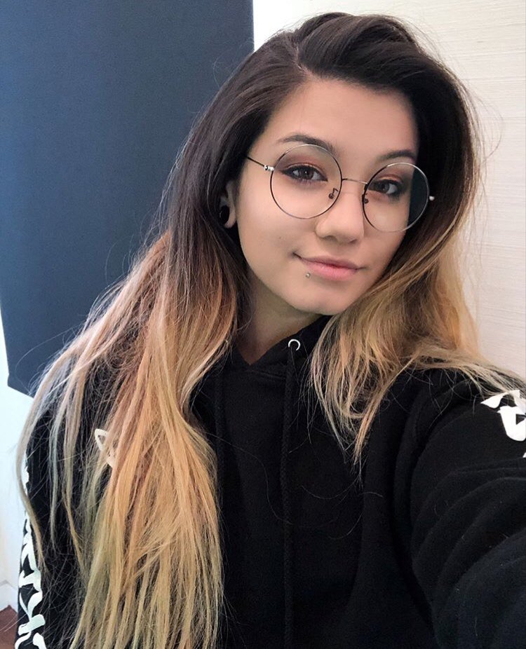 “Feelin’ cute~”