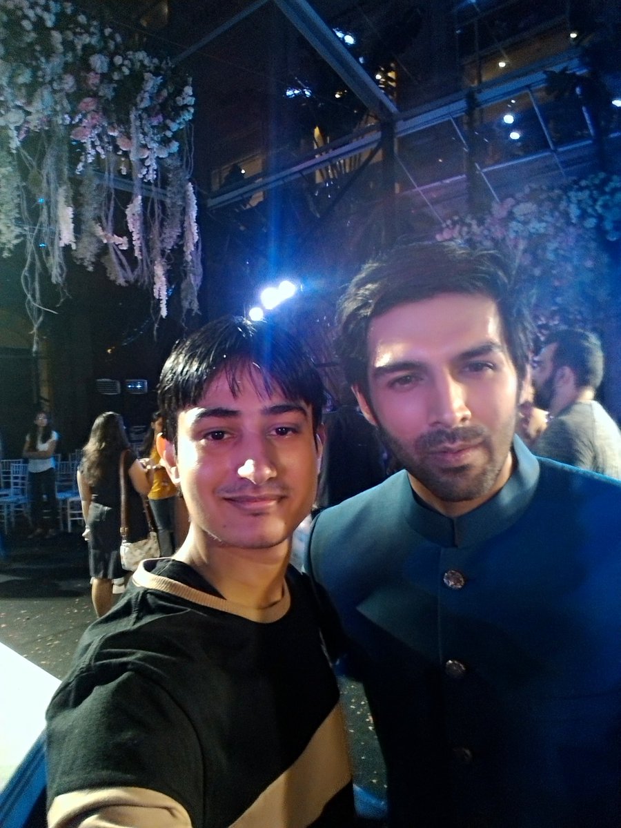 Happy Birthday to my Favorite Actor <a href="/TheAaryanKartik/">Kartik Aaryan</a>. Very down to earth Person, looking forward to your next #Lookachuppi .