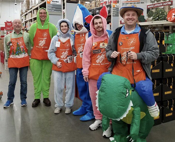 JohnJayMcconne1's tweet photo. Black Friday is back! @HDLutz @WinsorKathryn @redwing19y @AsalazarHD2010 @noon0611 @LorelWoodard @Dave_Dawber @jody_delicato @HouleHeather https://t.co/VGgJfy1swC