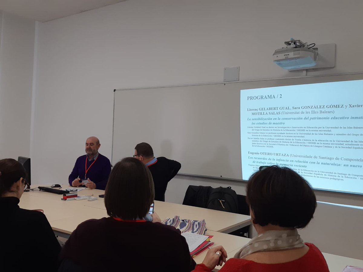 EUrtaza's tweet photo. Congreso #Sephe #SIPSE 2018 en Palma de Mallorca. Hablando  de los recuerdos de la infancia en relación con la naturaleza. #masterdaen @InNaturaSpain @educaynaturural @wildeducationuk @Outdoor_Spain @airelibre_fm https://t.co/VSM4mhxmsj