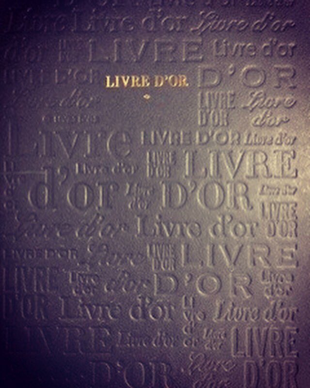 "Une expérience unique de ressenti physique : écouter la musique avec son corps et pas seulement avec sa tête ! Immersion incroyable ! Bravo pour cette idée qui va faire son chemin dans l’univers du bien être" 
Merci à Carine pour ce beau témoignage dans notre livre d'or 😊