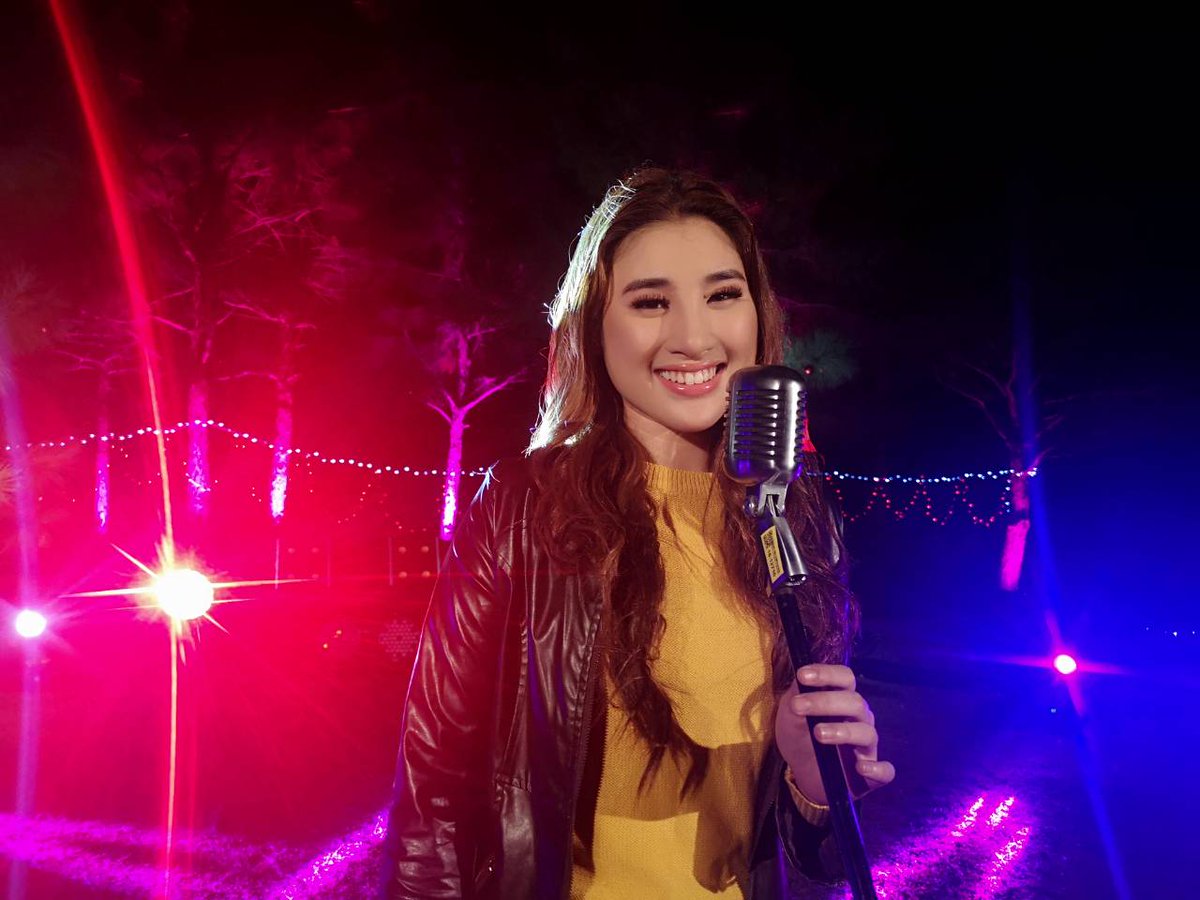 polarisabscbn's tweet photo. Abangan ang TNTV Xmas Version ni @imaramdelacruz ng Merry Christmas Darling tonight at 8PM! #TNTVXmas 

WATCH HERE: 
https://t.co/BsxuJZ7K34 https://t.co/LTXlxDiTYv