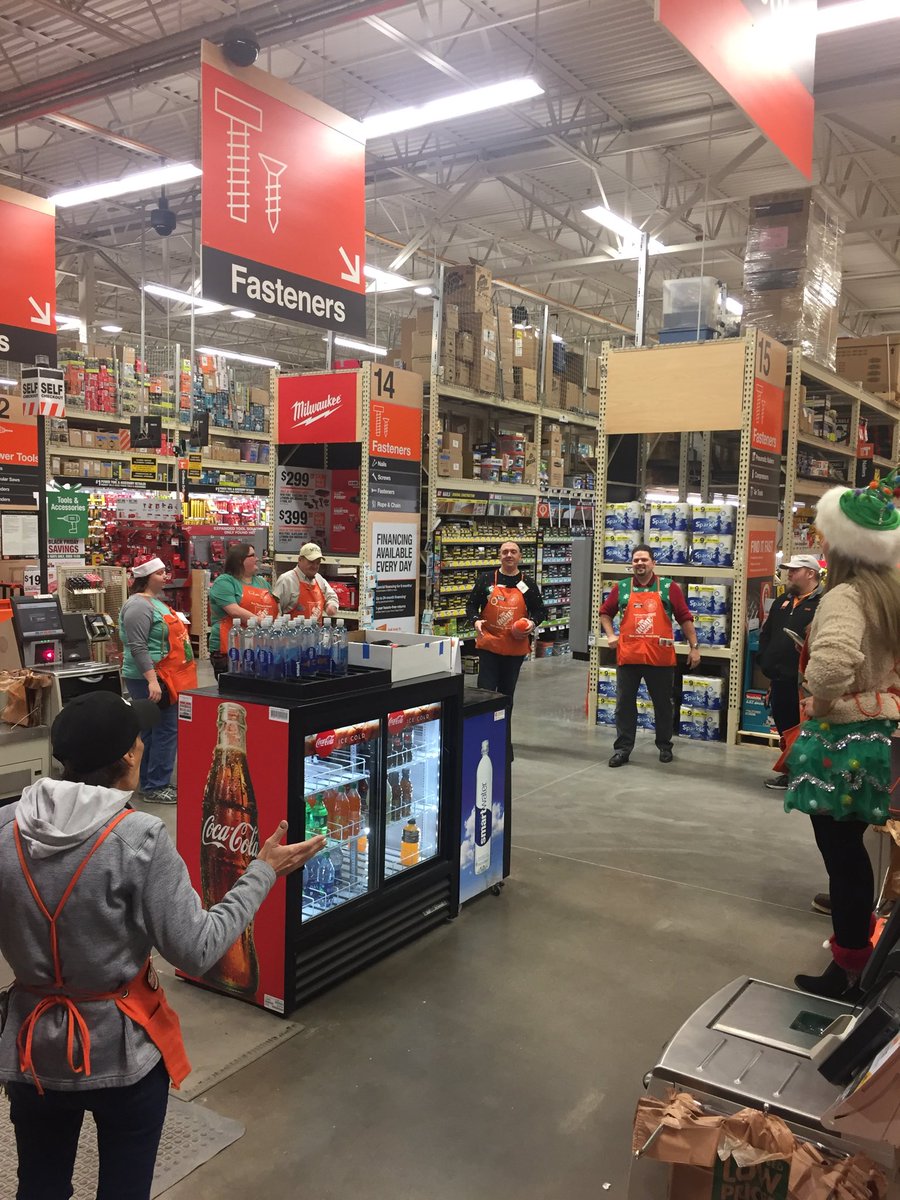 2843 Ready to roll Black Friday ⁦@KevinMasseyTHD⁩