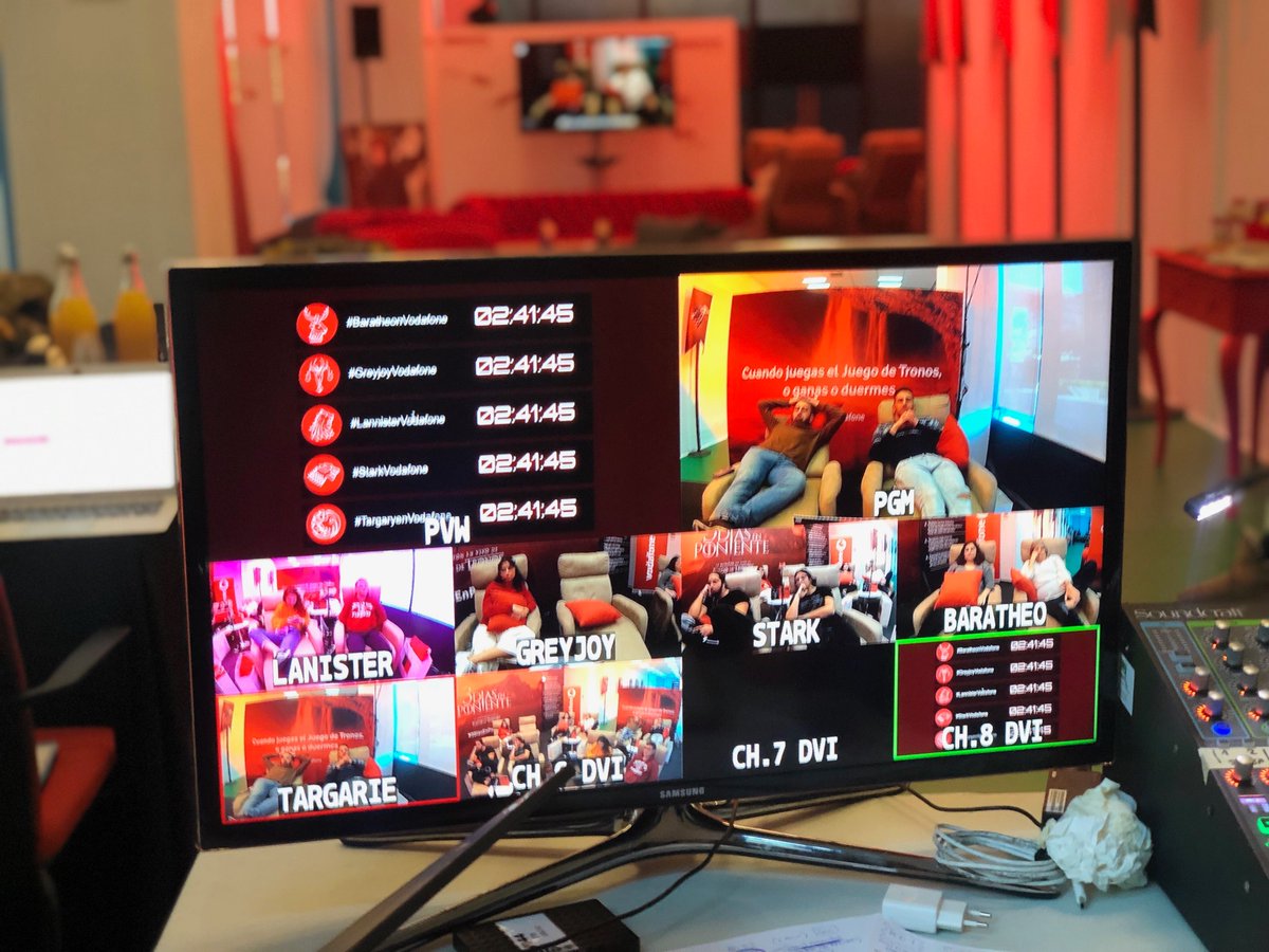 vodafone_es's tweet photo. Seguimos en Streaming desde YouTube con nuestra maratón #3DíasEnPoniente ➡️ https://t.co/FOseAG76GR
¡Tú puedes seguirla desde @Vodafone_TV todo el fin de semana!
Y nosotros la vamos a vivir con estos 10 valientes ⚔️
¡La que estamos liando! https://t.co/IKq0yoptCv https://t.co/GYjAKQ5Gfi