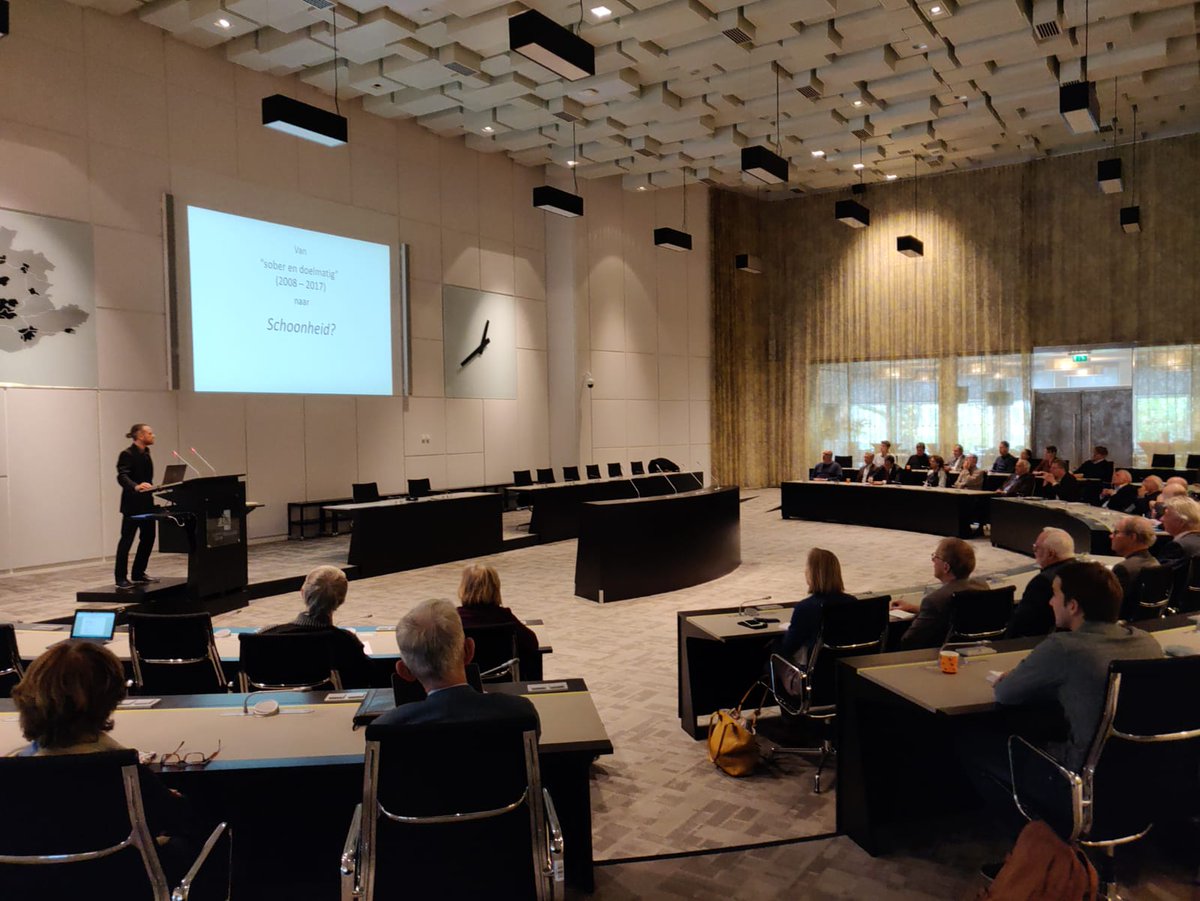 De PAL-lezing over waterbeheer door dr. ir. Ties Rijcken is begonnen. Ook live te volgen via: bit.ly/2Btp0d2