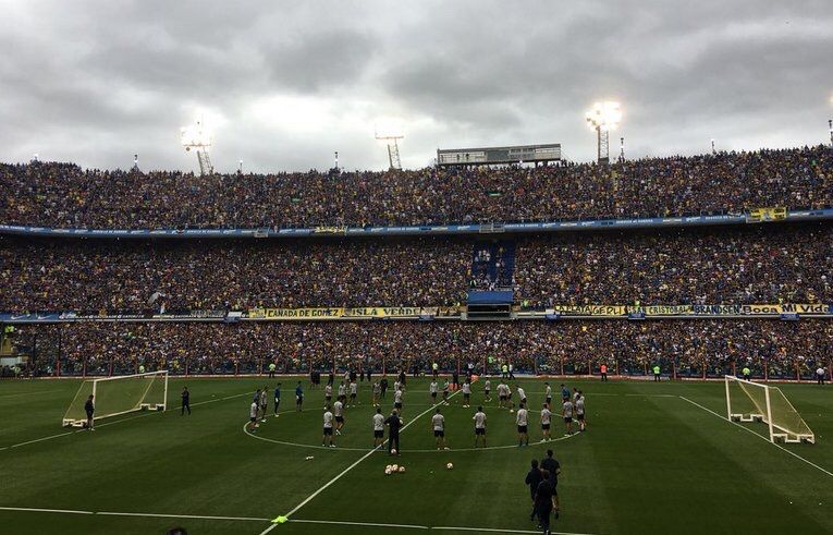 Boca Juniors fans filled their 49,000 stadium for a training session ahead of their game with River Plate this weekend 👏