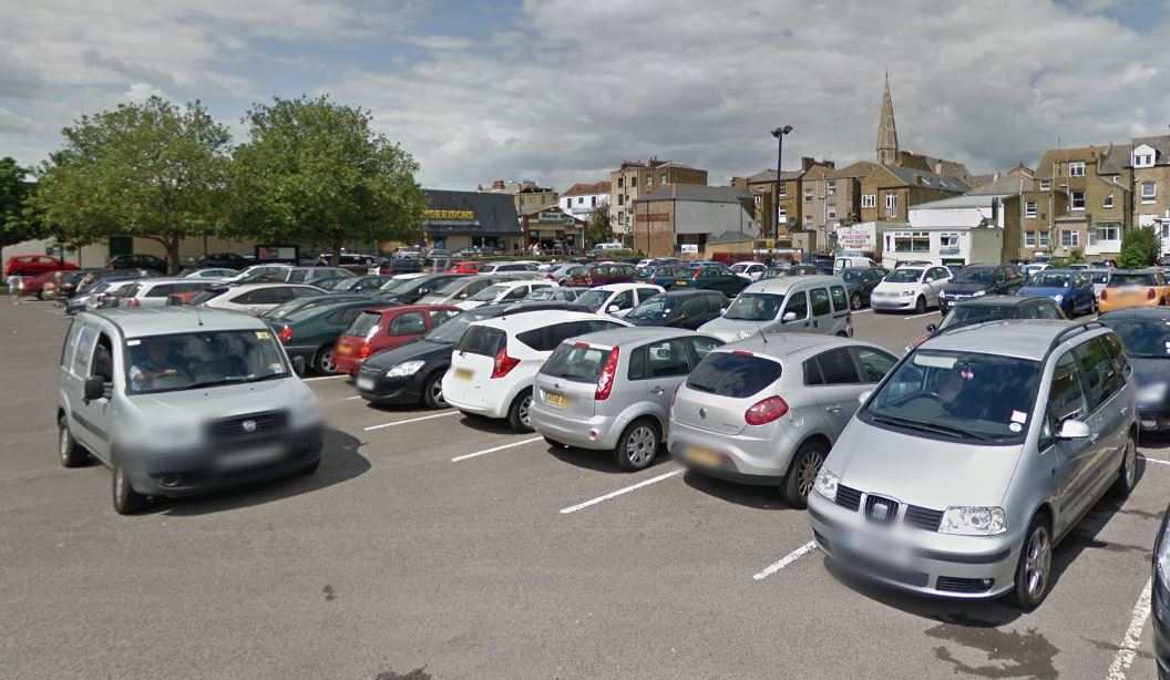 canterburycc's tweet photo. Do you park in William Street, #HerneBay? If so, we have good news!

For the next year, all visitors parking in the car park will get their first two hours of parking for free! 

📸 Google https://t.co/S2sSR2o0ah