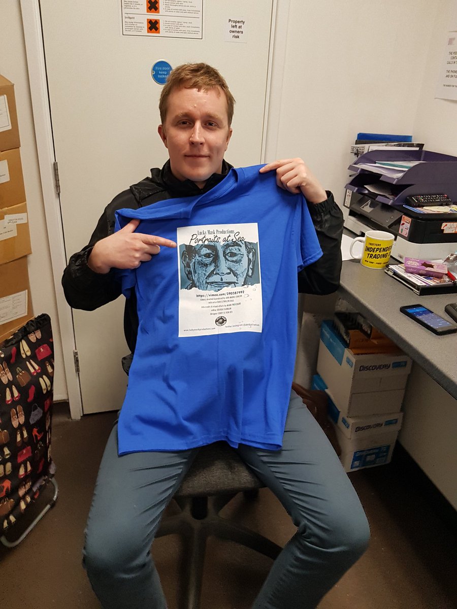 Labourfilms1's tweet photo. #TShirtDay #ThisIsHull
@AbsCultured
#AbsolutelyCultured #WeMadeThis #shortfilm #PortraitsAtSea by #annmarieconlon
#LuckyMaskProductions #YouMadeItHappen
@HullMaritime
till 16 Dec18 #Hull_Museums
@HullHour @hullisthis
@noplacelikeHull
#NotDullInHull #noplacelikeHull
#Hull2018 https://t.co/lP83M3MvWA
