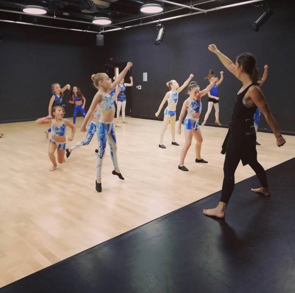 Got that Friday feeling! ❤️🔊#amplify #rosinaandrewsmethod