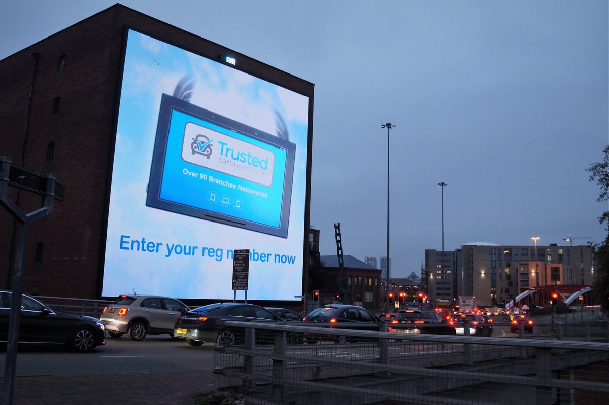 3 Reasons #OOH Advertising Is The Future!

1. OOH #Advertising Is 10x more effective than traditional vinyl billboards.
2. Digital displays allow multiple creatives &amp; are very flexible!
3. #DOOH makes it easier for brands to reach out and engage with customers

#digitalsignage