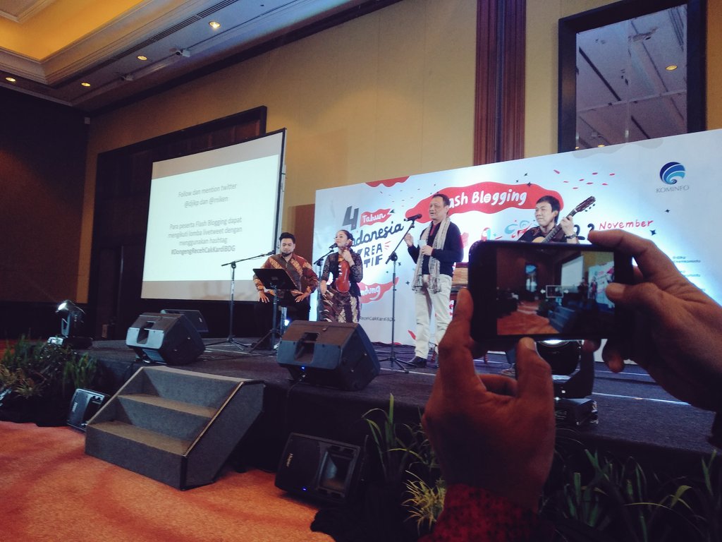 Di save ya Pa picturenya :)
Bersama @djikp <a href="/kemkominfo/">Buka rekening dapat 150rb? DM!</a> <a href="/rniken/">R. Niken Widiastuti</a> 

#DongengRecehCakKardiBDG 
#RTIKKarawang
#FKIMKarawang