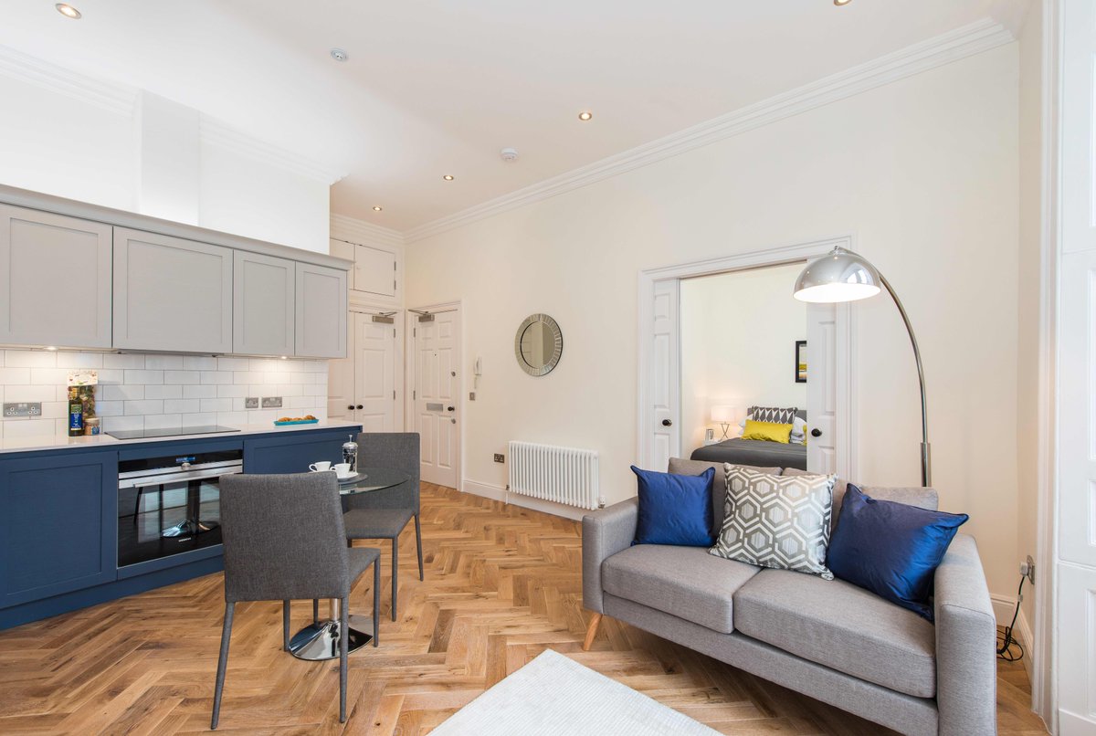 Super smart studio with <a href="/knightfrank/">Knight Frank</a> #dresstosell #edinburghpropertyforsale #emmalennoxstyling #investmentopportunity #luxurylifestyle #edinburghapartments #furniturerental