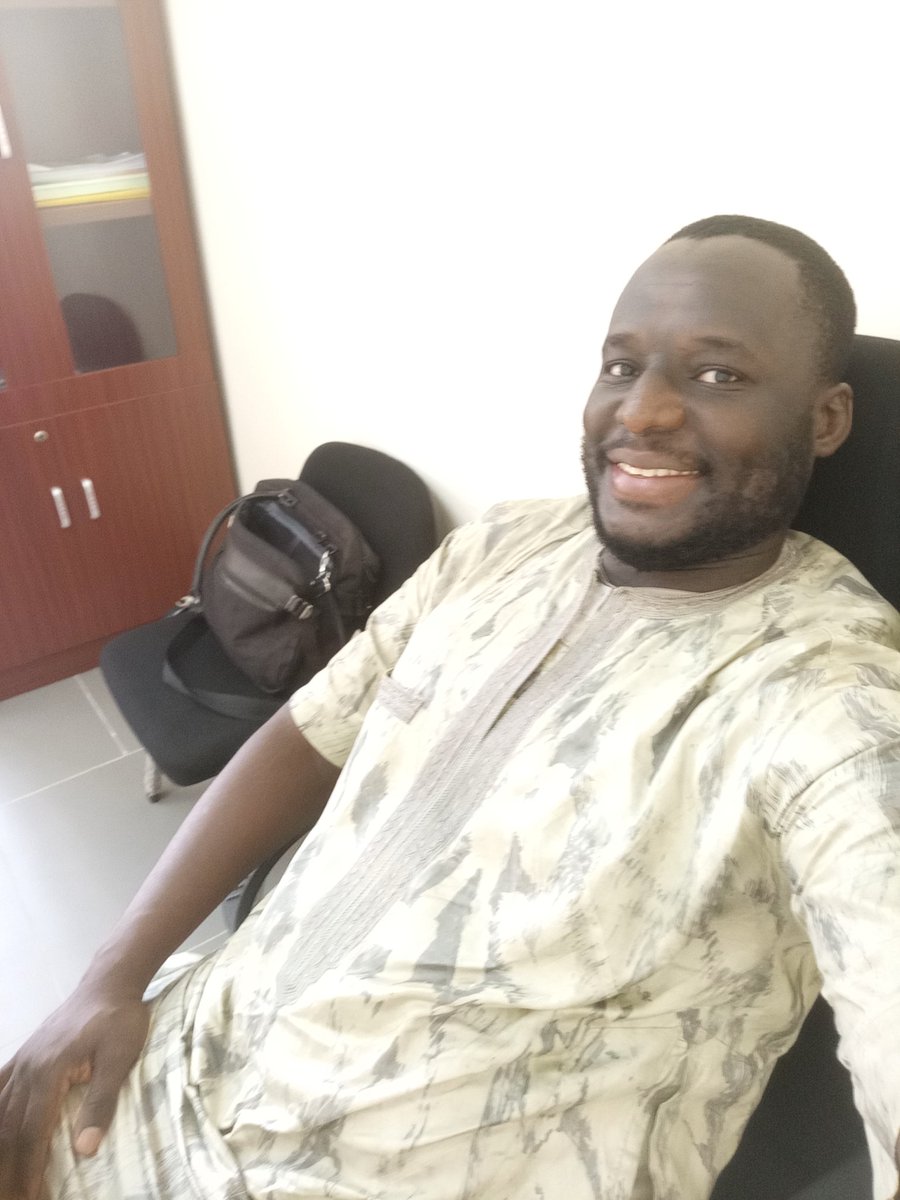 fouss_k's tweet photo. Vendredi selfie ...
Smile to life ...
Y'a longtemps hein ...
#CourCommune https://t.co/rNuCs1LKsd