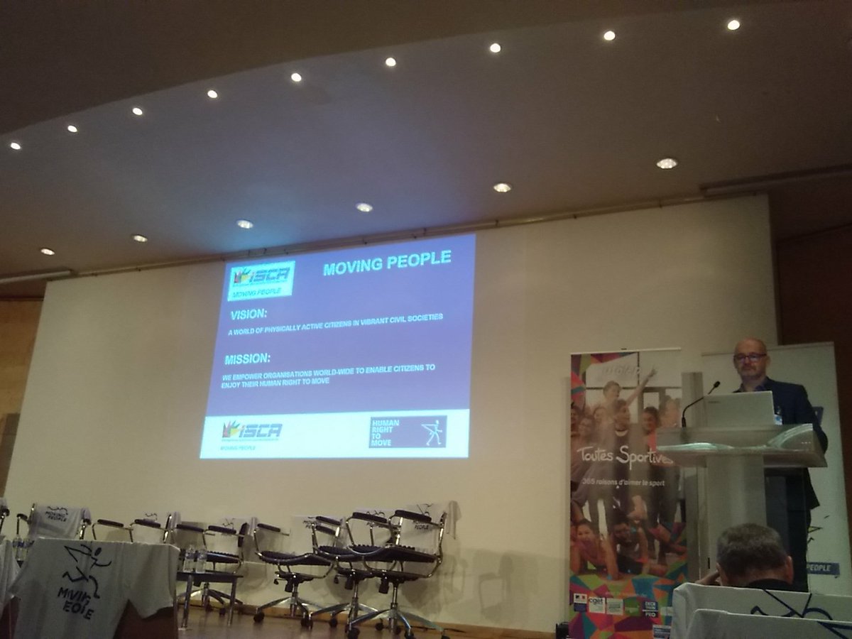 CarolePonchon's tweet photo. @MogensKirkeby providing insights about the #HumanRightToMove. ๐ค Inviting us to think about our way of using and defending our fundamental rights. How are we taking our own responsibility to be free?
What's YOUR move today? https://t.co/gId2udFP9R