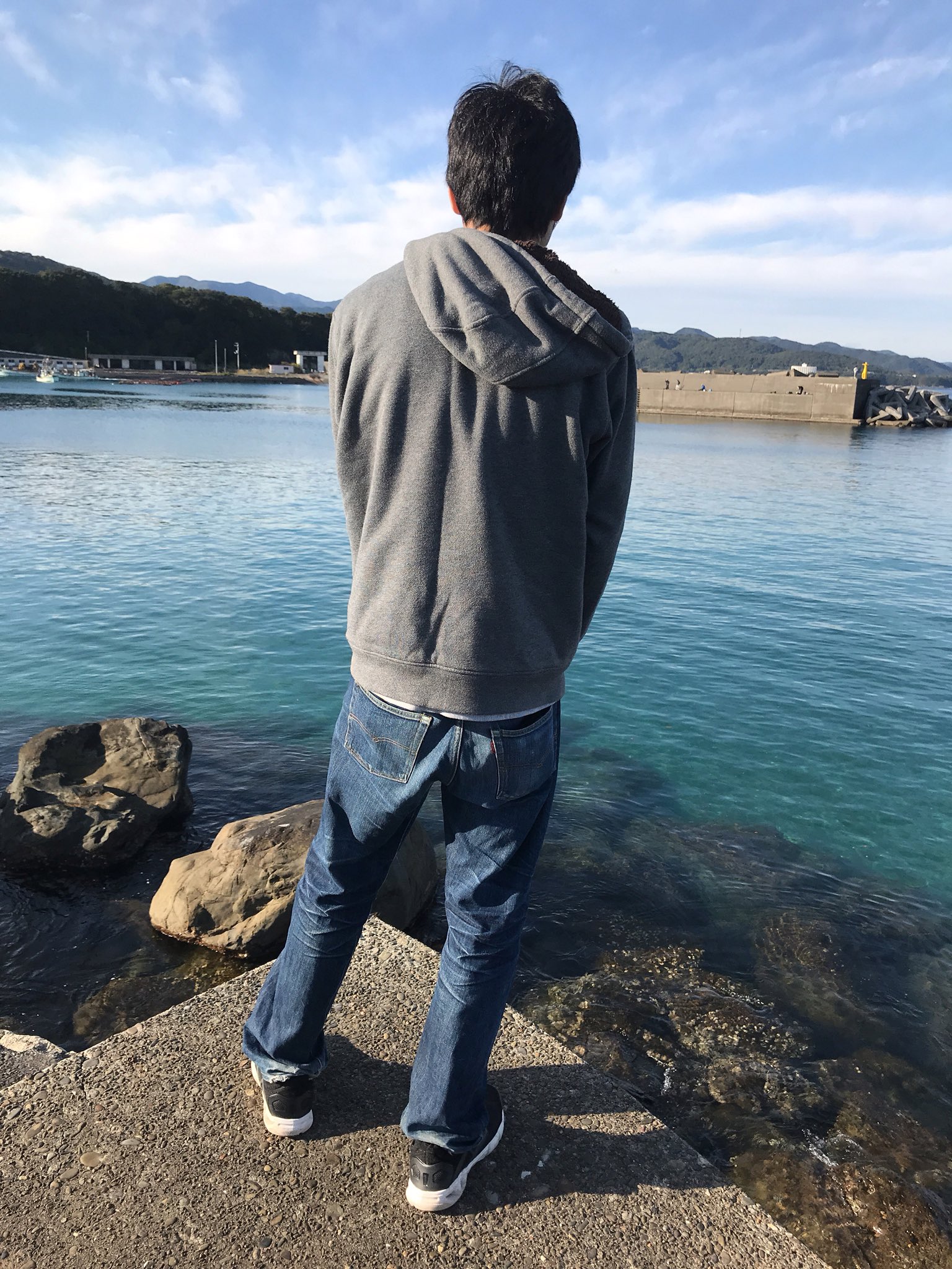 心がおブス 釣りする後ろ姿笑 気だるげ ㅅ T Co I0v5vyepz5 Twitter