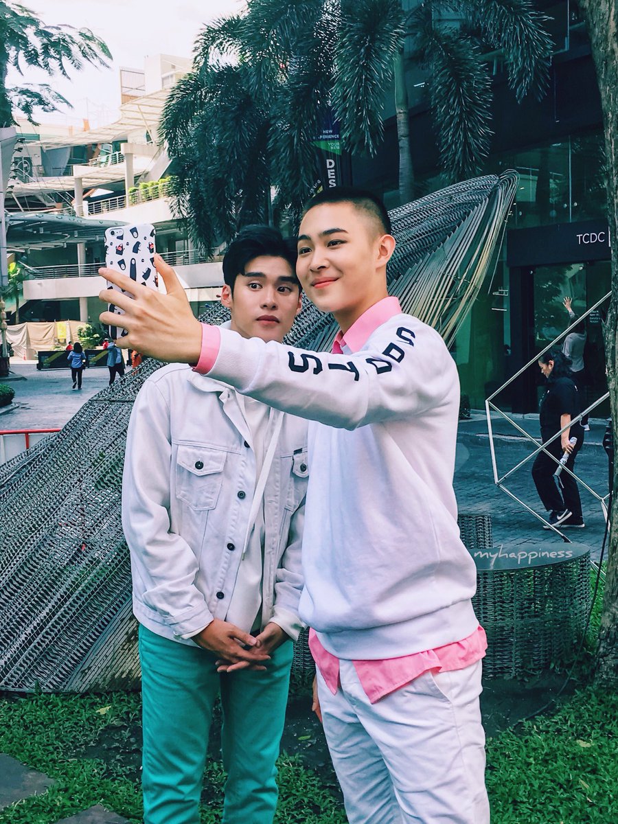 m_princemark's tweet photo. อิงแอบแนบชิดไหล่👨‍❤️‍💋‍👨
 #BoomKrittapak
#peakpeemapol https://t.co/rBIN0N8O6U