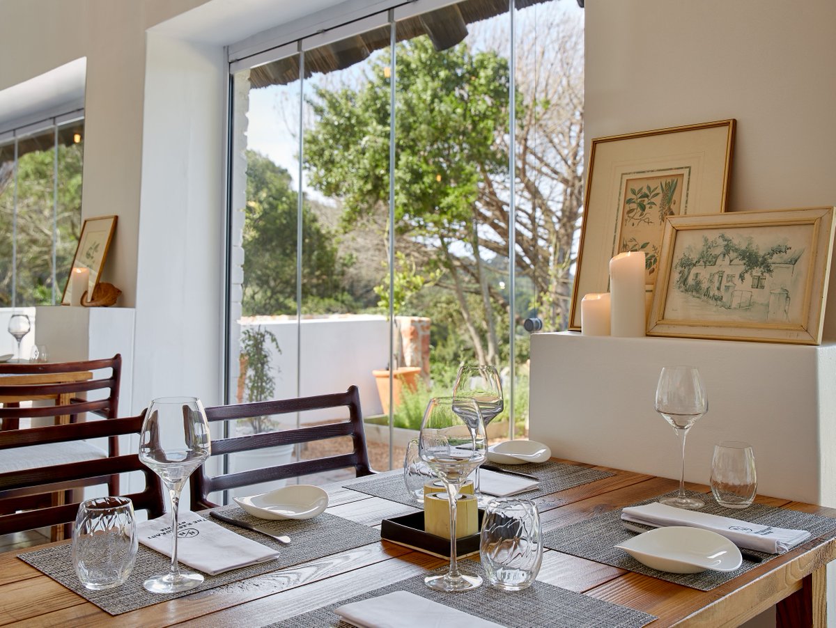 AtTheNek's tweet photo. An 8-course fine dining menu accompanied by a breathtaking view of the Constantia Valley is the perfect way to spend your Friday evening. 

Call to book 021 795 0688. https://t.co/ha7z4MRfnF