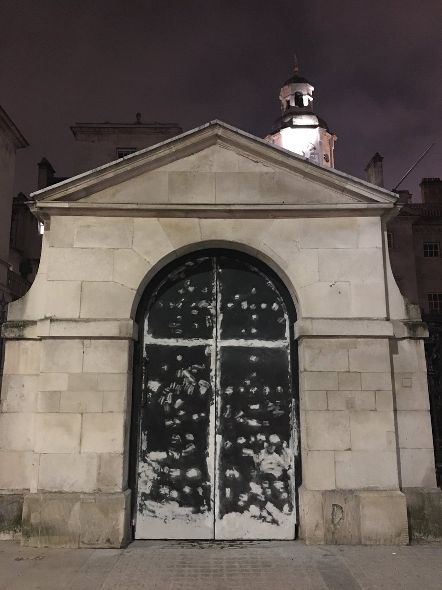 ArmyInLondon's tweet photo. There’s change afoot... It may not be Christmas yet but at Horse Guards we’re decorating! While our horse boxes are being refurbished the Queen’s Guard are carrying out their duties at new posts around the building. Can you spot them? They have already spotted you! #everwatchful https://t.co/PlLFYf7gtR