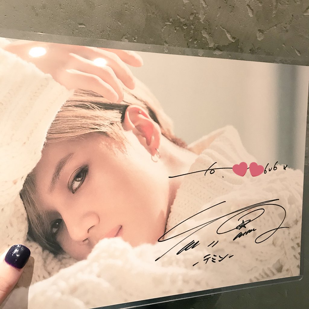 OasisTaem's tweet photo. 181123  テミン サイン会 レポ
これから毎日テミン大好き言います。😇中国ファンからのメッセージ本当に真剣に聞いて泣きそうだった😭😭😭😭😭いつもそばにいますよ！って伝えたかなぁ；；テミンのその真っ直ぐな目忘れられない。そして下手な日本語と韓国語すみません；； https://t.co/sNSU6rV4pt