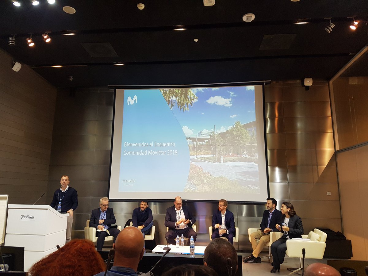 chandretheone's tweet photo. En el #EncuentroComunidad18, todo un placer estar aquí de nuevo #distritotelefonica https://t.co/Lxa7PiMBZQ