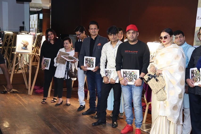 KapilFansGujrat's tweet photo. #AmtmIndia 2019 calendar launch @KapilSharmaK9 @iTIGERSHROFF #Rekha ji @singer_shaan @vivekoberoi @amtmindia https://t.co/zKakmkoRnw