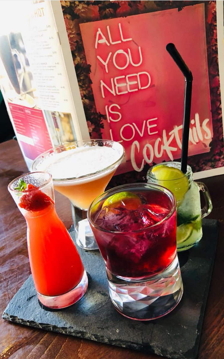 slugpoole's tweet photo. How cute is this little tray of cocktails #tinycocktails  #socute #yummy #slugandlettuce #tipsytapas  #sogood https://t.co/7LsMw0jbYo