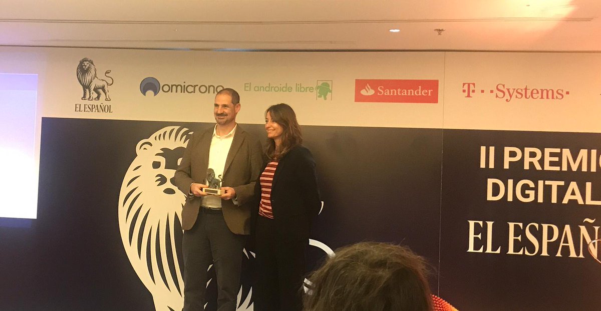 MESbook_'s tweet photo. Fotos de ayer en la entrega de #PremiosDigitales @elespanolcom! Nuestro Director Comercial @GarJorgeCia ha recibido el premio en representación de todo nuestro equipo @MESbook_ 💥💥💥 #OrgulloMESbook #ExperienciaMESbook #Industria40 https://t.co/6ejfuuWei2