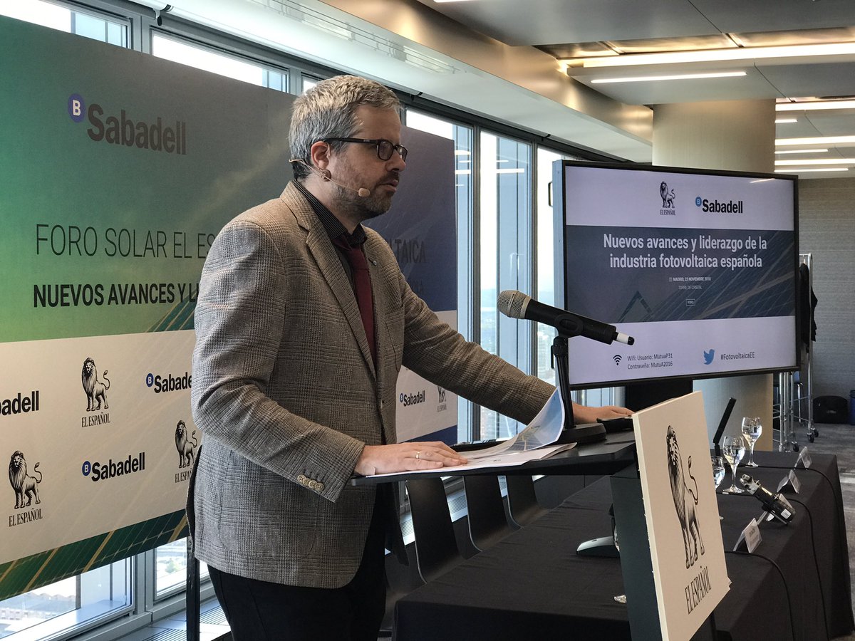 APPA_Renovables's tweet photo. Miguel Ángel @uriondo inaugura la jornada #FotovoltaicaEE de @elespanolcom, mencionando el cambio de política energética que se ha producida en España en el pasado año. #Fotovoltaica #Autoconsumo https://t.co/mw9fHSLbwI