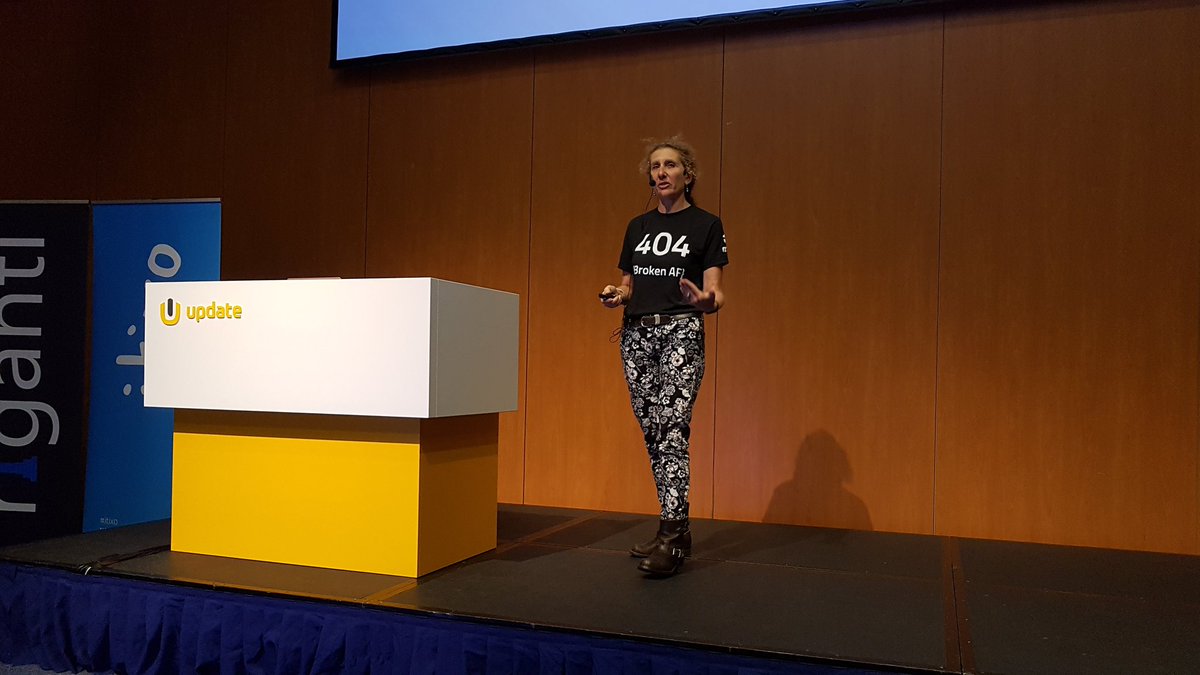 stevejgordon's tweet image. Starting my morning with some DDD and #EntityFrameworkCore at #UpdateConference with @julielerman.