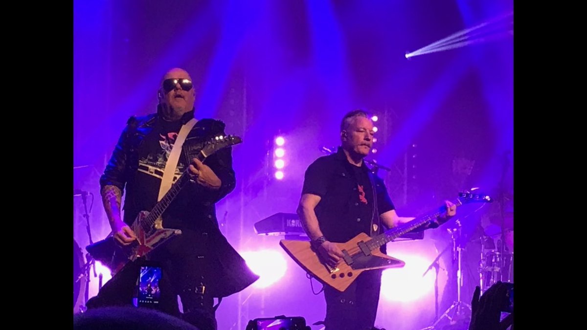 MarcKok1972's tweet photo. Awesome concert by โฆ@kimwildeโฉ โฆ@Wilderickyโฉ โฆ@scarlettwildeโฉ at โฆ@patronaat023โฉ in Haarlem ๐ธ
Kim, please stay performing until youโre 94, like Charles Aznavour did ๐๐
#herecomethealienstour https://t.co/LGpC1ljuWJ