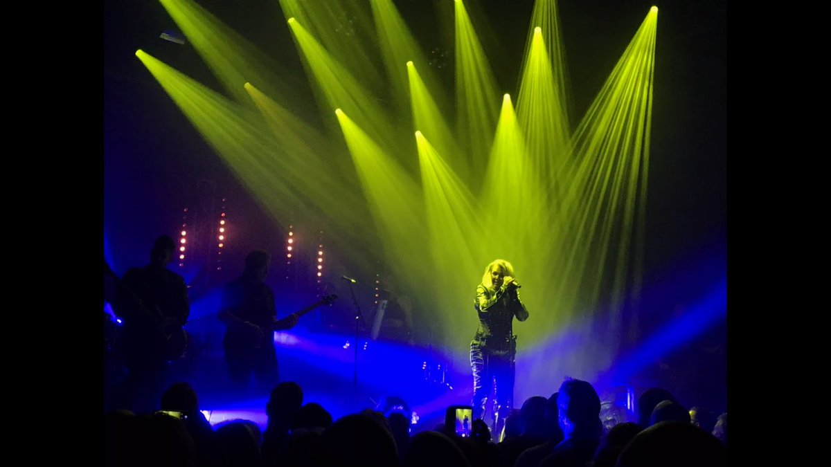 MarcKok1972's tweet photo. Awesome concert by โฆ@kimwildeโฉ โฆ@Wilderickyโฉ โฆ@scarlettwildeโฉ at โฆ@patronaat023โฉ in Haarlem ๐ธ
Kim, please stay performing until youโre 94, like Charles Aznavour did ๐๐
#herecomethealienstour https://t.co/LGpC1ljuWJ