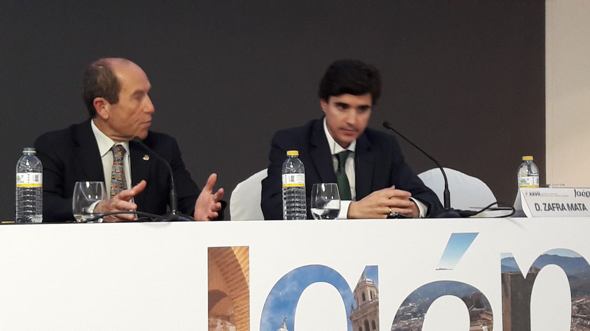 AndaluciaDOLOR's tweet photo. Así vivimos la conferencia inaugural sobre informes médicos periciales. De izquierda a derecha, el representante del Colegio de Médicos de #Jaén, Luis Miguel presidente de la AAD y Rafael de Alba, presidente del Congreso. #congresoaad18 #AADAC #AAD2018 https://t.co/4bkk91WpCb