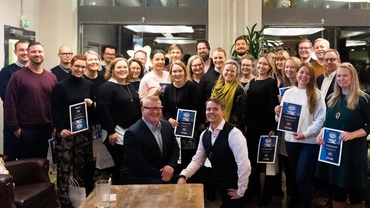 Neljän viikon koulutus markkinoinnin ison kuvan parissa huipentui eilen. Iso kiitos <a href="/MKollektiivi/">MarkkinointiKollektiivi</a> ja <a href="/ToinenPHD/">ToinenPHD</a> ja koko tiimi - olipa antoisaa! 💯💥 #mkollektiivi #markkinointi #bigpicture #CX #customerjourney #data 
Kuva: @VilleJahn