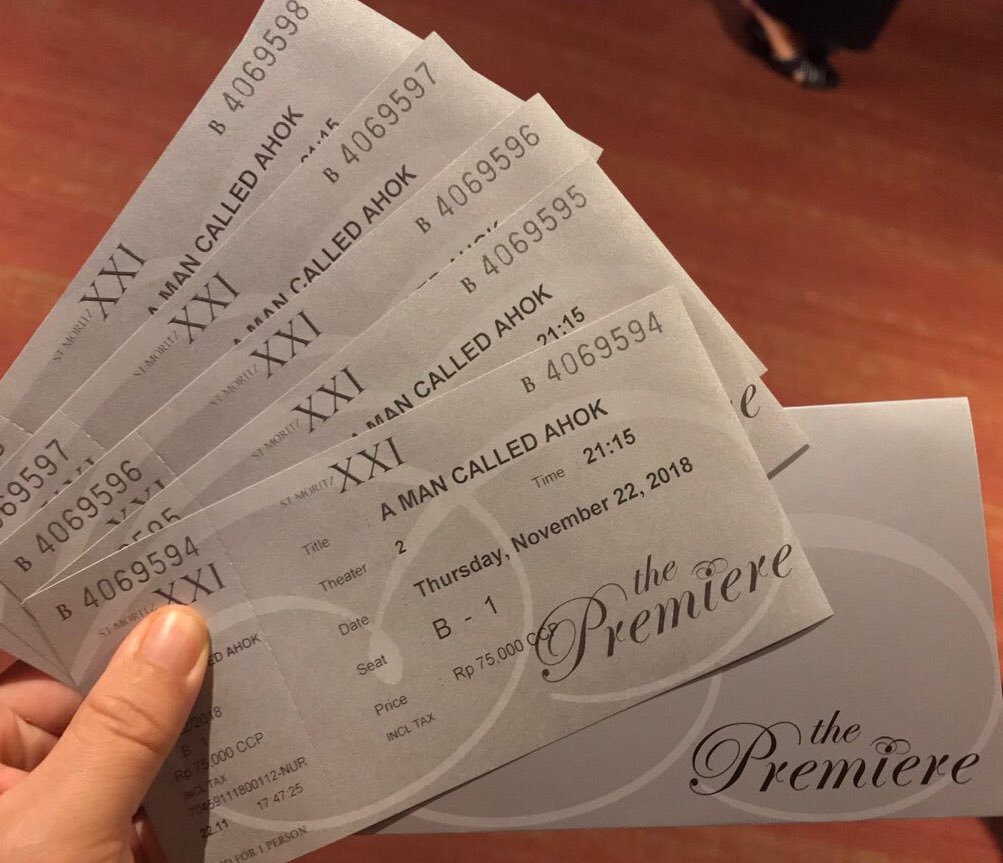 harlifa's tweet photo. @kurawa Nyokap plg kanan. Syaraf kejepit tulang belakang/HNP 5 titik. Ga bisa duduk kelamaan + ga suka ke bioskop. Tp dia semangat bgt nonton AMCA. Senangnya 🤩. Ajak ART jg ikutan nonton. “Dia (Ahok) orangnya bagus ya, Bu” We miss you like crazy @basuki_btp ❤️🙏 https://t.co/nNXbq6JG9L
