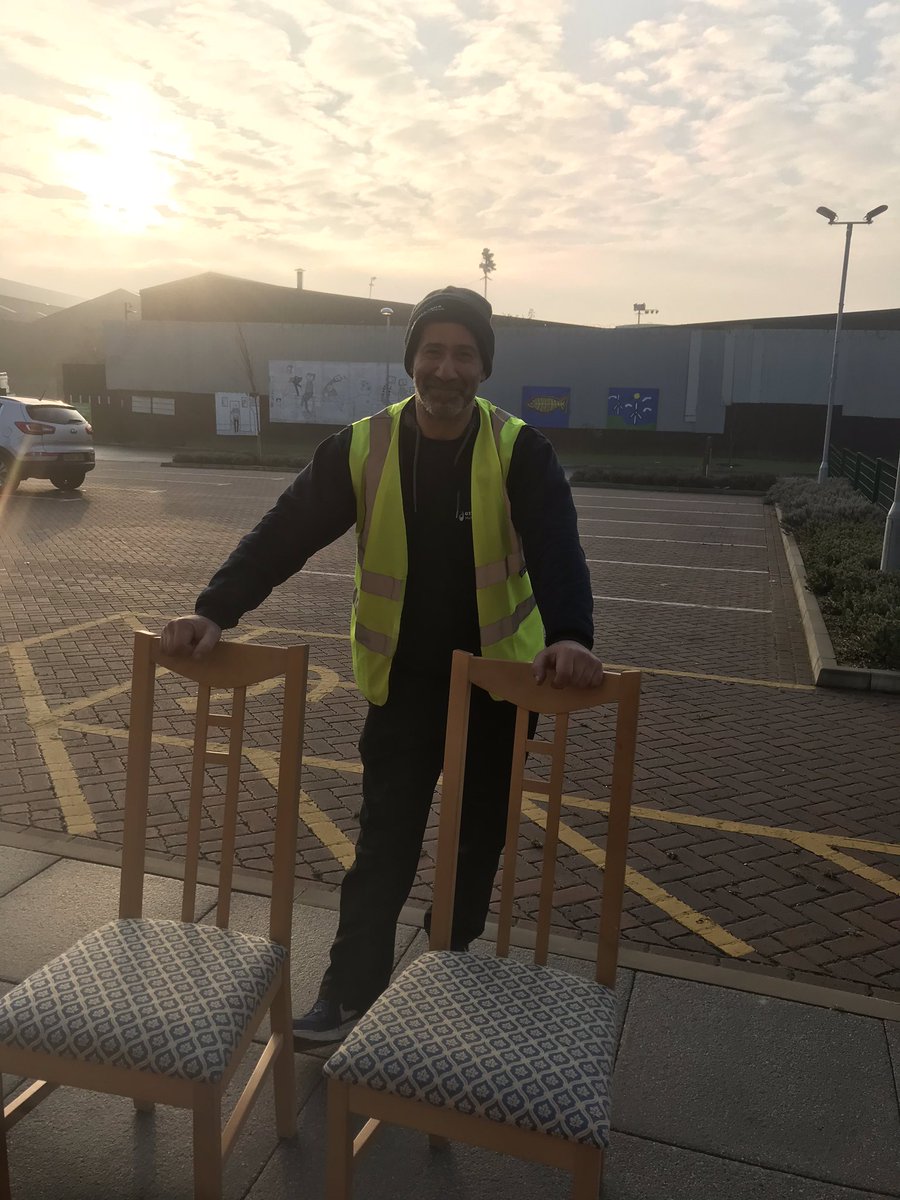 Emmaus_Hull's tweet photo. Companion Pan has been reupholstering this week! Especially for #blackfriday #hull Lockwood Street Emmaus 💚 https://t.co/V9K5g45F5j
