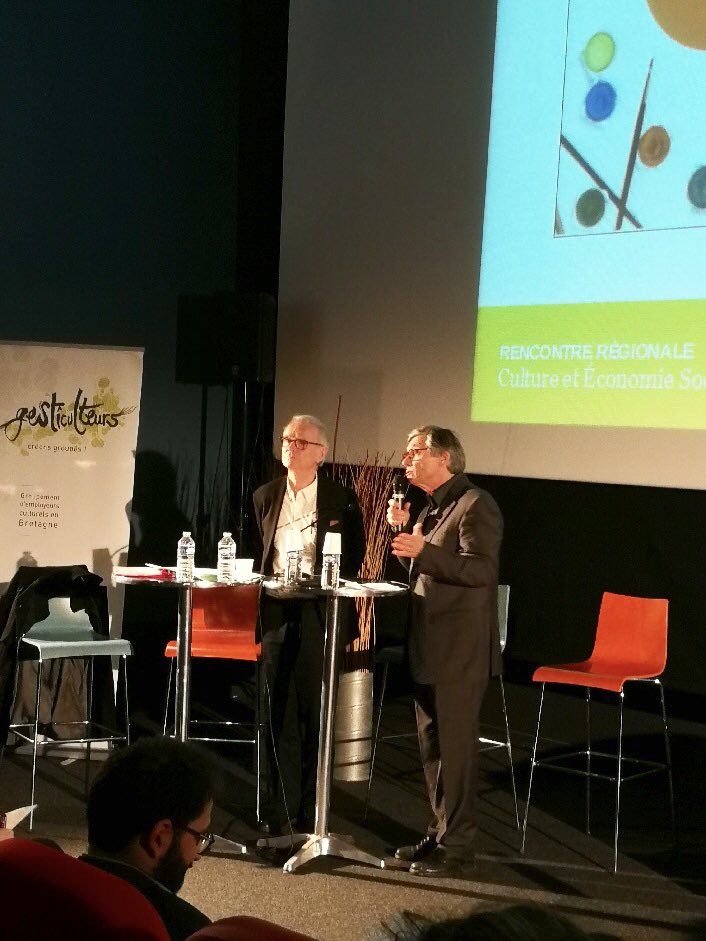 CO_poleculture's tweet photo. Première rencontre régionale sur la culture et l’#ESS en #Bretagne organisée par le groupement d’employeurs les @gesticulteurs. Bernard Latarjet y présente les éléments clés de son rapport sur l’emploi culturel en France. https://t.co/DCnyaOxWx2