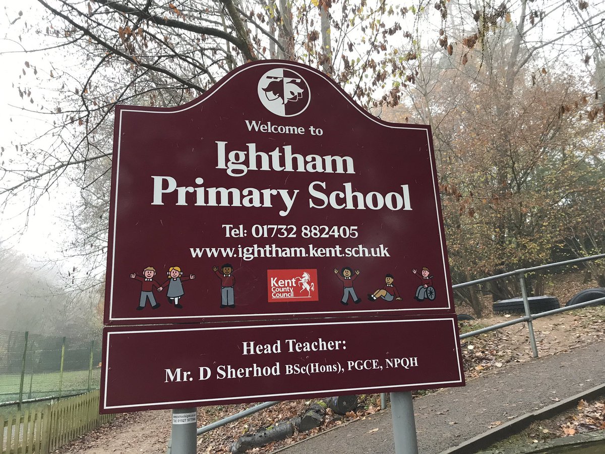 closetohand's tweet photo. Thank you Ightham Primary School for having me this morning &amp; getting involved in #onemorecard. That’s another 200 cards going out to the local community this #Christmas to help #endloneliness amongst our #oldergeneration #smallactsbigchanges #ightham #kent #school https://t.co/jiXcuqo9tT