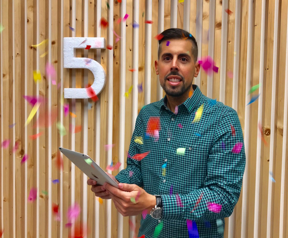 enfermeratweet's tweet photo. La plataforma digital Enfermería Blog cumple 5️⃣ años 🎂🎉. Muchas gracias por vuestra confianza, sin vosotros todo esto no sería posible.¡Seguimos cuidando! 👍 https://t.co/nVAqlfr4ZV
