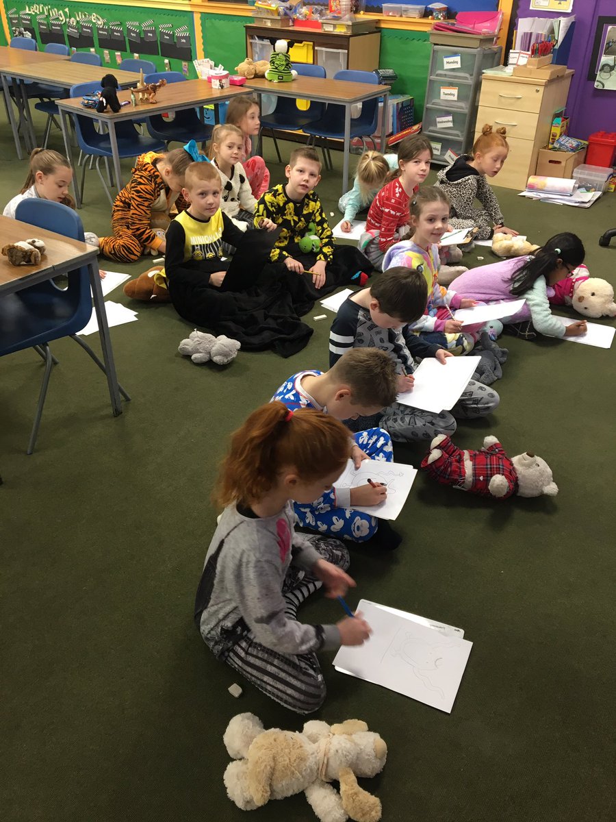 lasswadeps's tweet photo. P4Z are enjoying being illustrators in their pyjamas this morning as part of their #BookWeekScot celebrations! #lpsloves2read https://t.co/xSZNvyTfiT