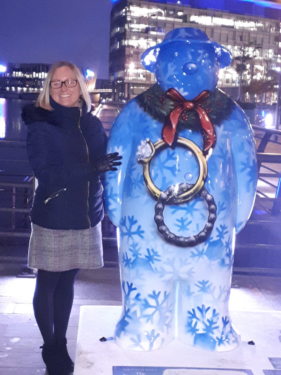 thinlizzyohara's tweet image. Great evening at Media City for the reveal of Seddon Snowman.  What a lovely Snowman @SnowmanWalk5