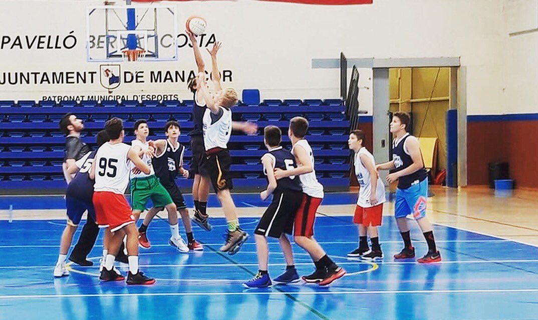 ZRSummerLeague's tweet photo. Buenos días! 
¿Pensabais que nos habíamos olvidado de vosotros?
Nosotros ya os echamos de menos y por eso dentro de poco tendreis novedades de la SummerleagueZR19...⏳ https://t.co/afBEn9QnVX