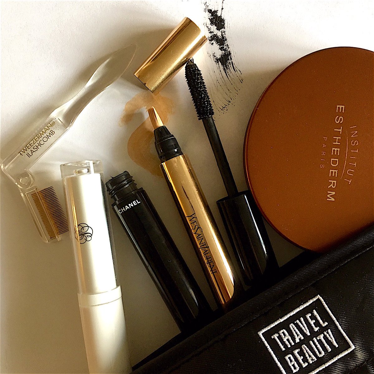 _TravelBeauty's tweet photo. #blackfriday starts now at Travel Beauty. Get up to 25% off select brands with code THANKS25  https://t.co/88g2IuZeDc https://t.co/elKevSsuxK