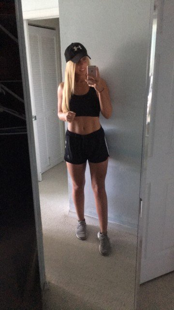 Chels_fitnessuk's tweet photo. Quick workout before the pool 😎 https://t.co/kMbLLb3i8Q