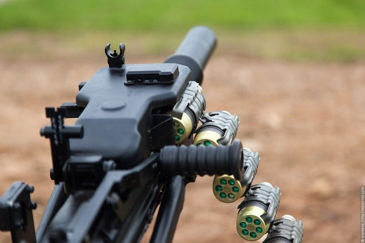 長くて、重い銃 ホ301とAGS-40って初速も発射速度もほぼ同じなんだなあ。弾量はホ301の