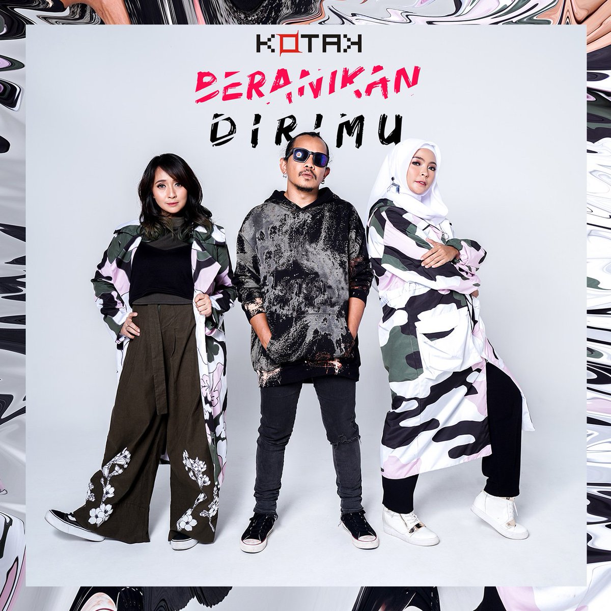kotakband_'s tweet photo. RT @EvellaFm: #EvellaPlay #TheNongky2
@kotakband_ - Beranikan Dirimu
#SiapRequest
#RadioPalangkaraya https://t.co/X8DzU4MrS1