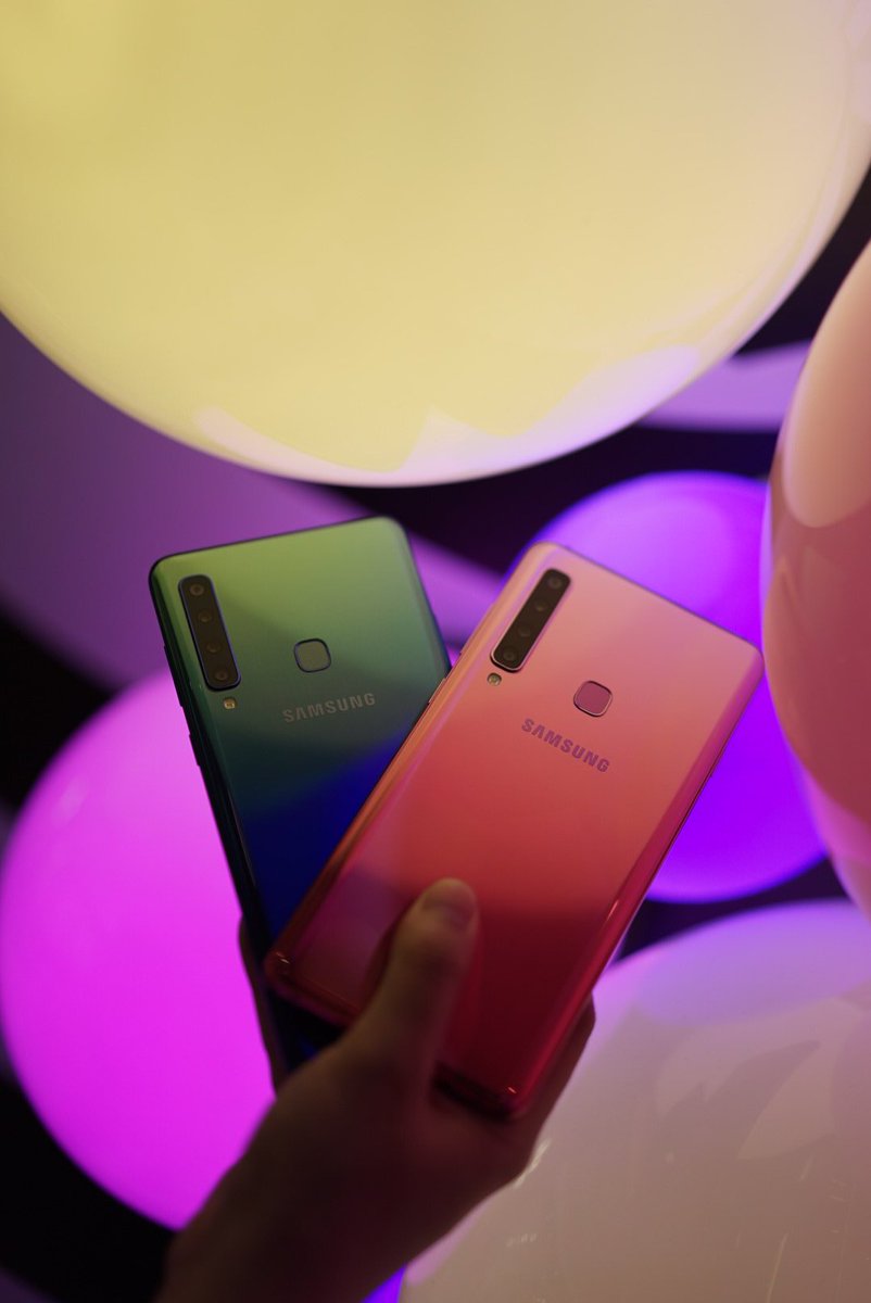 samsungID's tweet photo. Tukar tambah hingga 5 smartphone lamamu ke #GalaxyA9 atau #GalaxyA7 dan dapatkan cashback 500 ribu, cicilan 0%, hingga Harman Kardon Onyx Mini! Langsung ke Mosaic Walk Kota Kasablanka ya, hanya sampai hari minggu! #CaptureLifeDifferently https://t.co/usoEO4dVHO