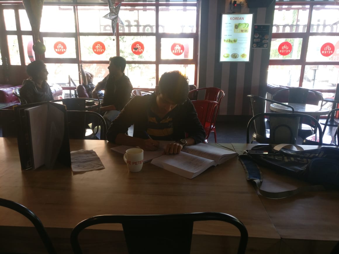 CPD_PUNE's tweet photo. A perfect place to study, work, or party... CAFÉ PETER is for all! All this in the company of great food and coffees!

#CafePeterdonuts #Cafe #Restaurant #vimannagar #bavdhan #pimplenilakh #aundh #apteroad #bundgarden #kharadi https://t.co/FQYSARLRDt